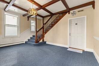 440 Pleasant St in Malden, MA - Building Photo - Interior Photo