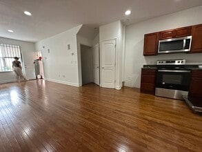 1937 N Gratz St, Unit 1 in Philadelphia, PA - Building Photo - Building Photo