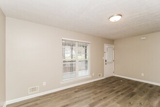 6492 Meadowlark Dr in Riverdale, GA - Building Photo - Building Photo