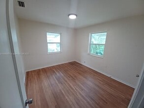 3670 SW 20th St in Miami, FL - Building Photo - Building Photo