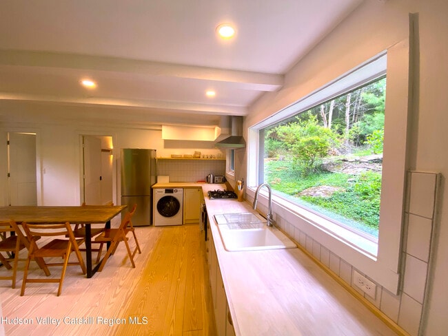 287 Wittenberg Rd in Woodstock, NY - Building Photo - Building Photo