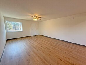 8125 N Brown Station Rd in Columbia, MO - Building Photo - Building Photo