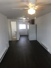 4902 Kershaw St, Unit 2nd Floor in Philadelphia, PA - Foto de edificio - Building Photo