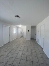 570 13th Pl in Vero Beach, FL - Building Photo - Building Photo
