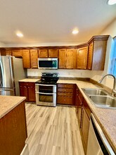 7952 Bombay Ln in Indianapolis, IN - Foto de edificio - Building Photo