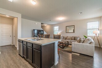 9427 Somers Bend in San Antonio, TX - Building Photo - Building Photo