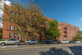 57-79 Avenue O in Brooklyn, NY - Foto de edificio - Building Photo