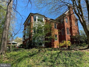 2318 Nebraska Ave NW in Washington, DC - Building Photo - Building Photo