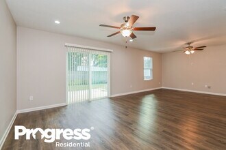 1390 Sarahs Landing Dr in Jacksonville, FL - Building Photo - Building Photo