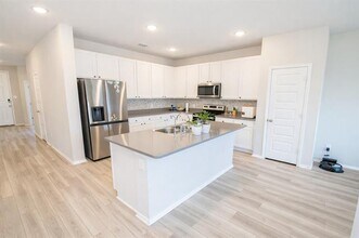 7800 Gangway Dr in Fort Worth, TX - Building Photo - Building Photo