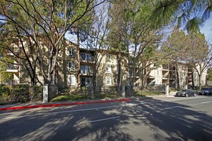 Fountains at Point West Apartments