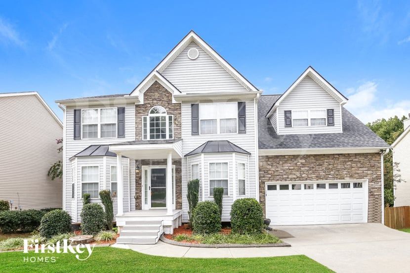 5651 Skylar Creek Ln NE in Buford, GA - Foto de edificio