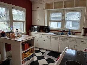 1006 Graham Ave in Eau Claire, WI - Building Photo - Building Photo