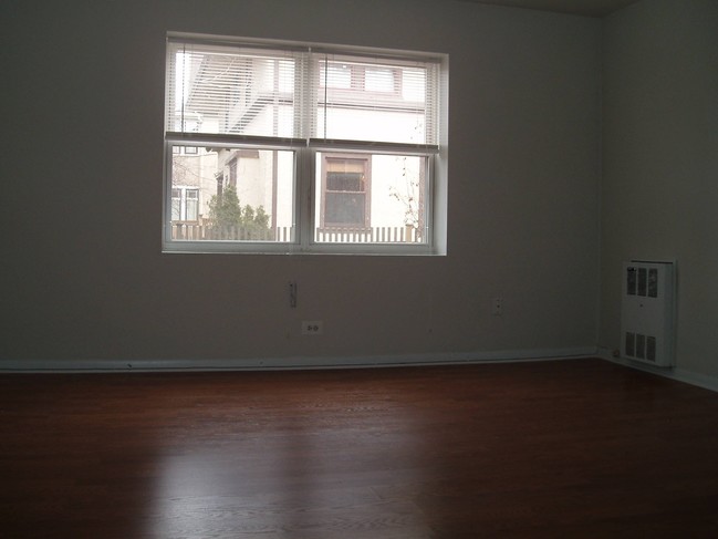 Park Plaza Apartments in Oak Park, IL - Building Photo - Interior Photo