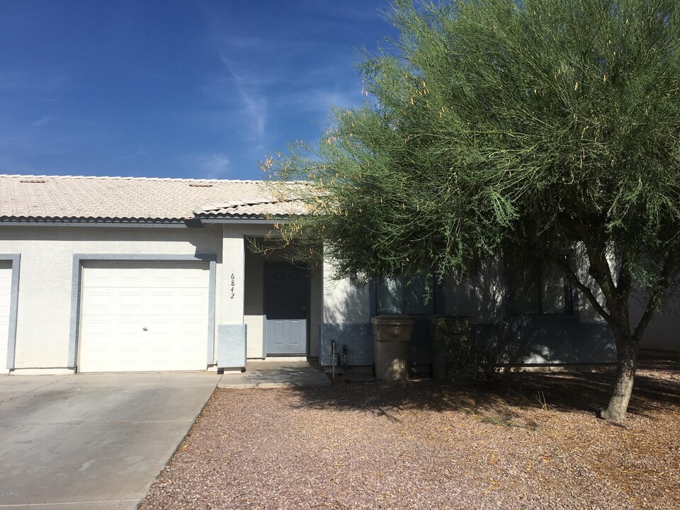 6842 N 81st Dr in Glendale, AZ - Building Photo