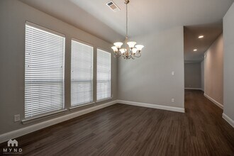 101 Knight of Realm Blvd in Lewisville, TX - Building Photo - Building Photo
