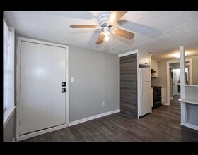 2131 Indiana Ave, Unit C in Savannah, GA - Building Photo - Building Photo