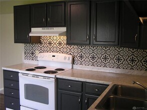 126 McCraw Dr in Englewood, OH - Building Photo - Building Photo