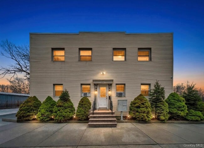 property at 1550 Montauk Hwy