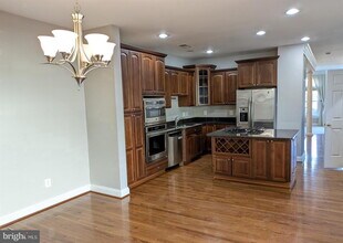 21882 Brickshire Cir in Ashburn, VA - Building Photo - Building Photo