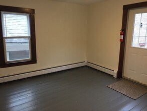 146 Elliot St in Brattleboro, VT - Building Photo - Building Photo