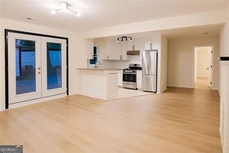 2502 Barge Rd SW in Atlanta, GA - Building Photo - Building Photo