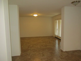 220 Paseo Bravo in Palm Desert, CA - Building Photo - Building Photo