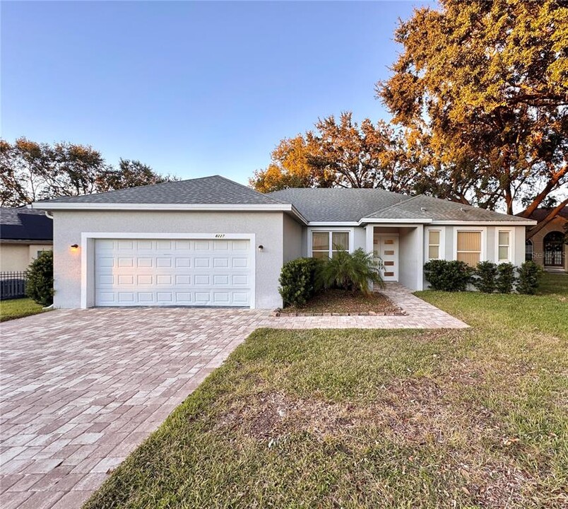 8227 Vineland Oaks Blvd in Orlando, FL - Building Photo