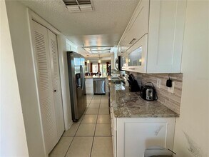 1005 Gulf Blvd in Indian Rocks Beach, FL - Building Photo - Building Photo