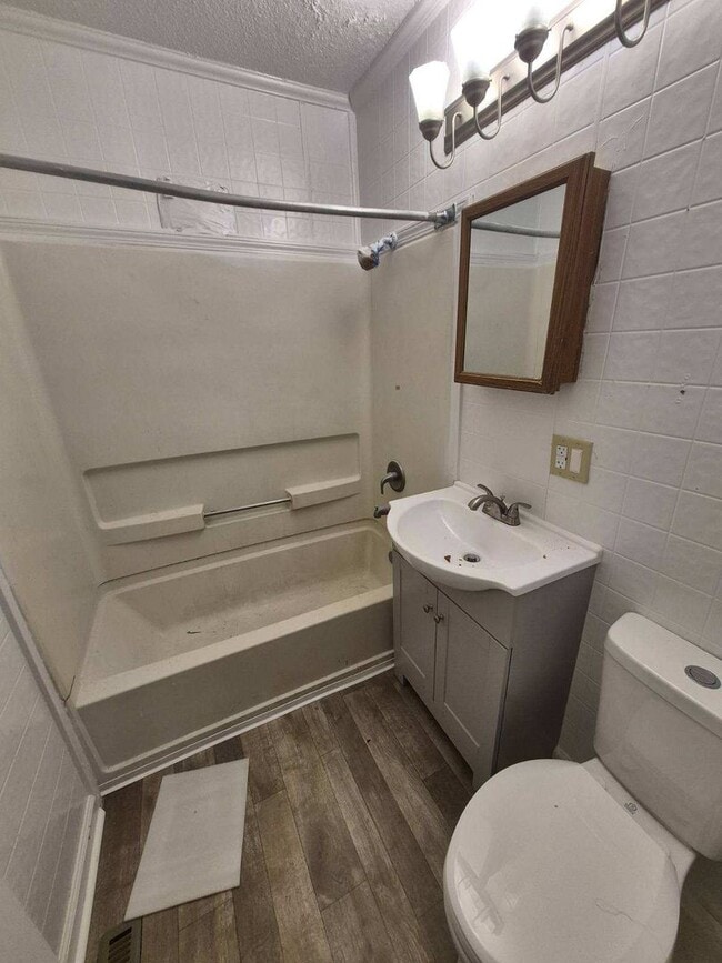 5033 Linwood Blvd in Kansas City, MO - Building Photo - Building Photo