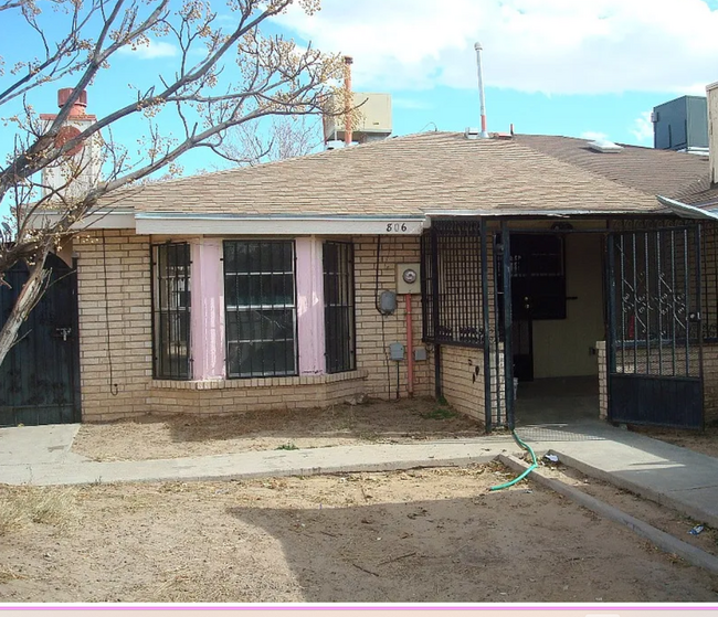 property at 806 Los Surcos Rd