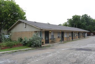 Cottage Suites in Grapevine, TX - Building Photo