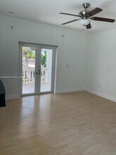 3346 SW 25th St in Miami, FL - Building Photo - Building Photo