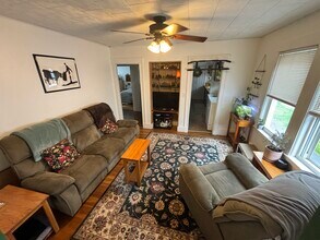 231 Corey Rd, Unit 1 in Boston, MA - Foto de edificio - Building Photo