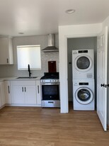 2229 S Longwood Ave in Los Angeles, CA - Building Photo