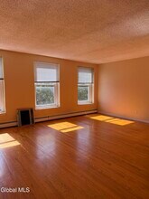 8 Hall Pl in Albany, NY - Building Photo - Building Photo
