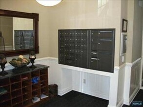 33 Forest Ave in Hawthorne, NJ - Building Photo - Building Photo