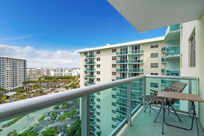 3901 S Ocean Dr in Hollywood, FL - Building Photo - Building Photo
