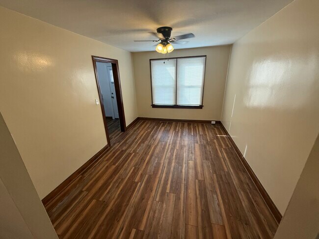 2877 Sullivant Ave in Columbus, OH - Building Photo - Building Photo