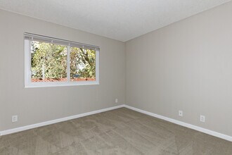 Casa del Sol in El Sobrante, CA - Foto de edificio - Interior Photo