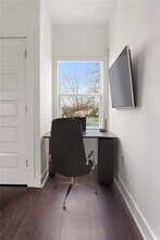 2305 Coronado St in Austin, TX - Foto de edificio - Building Photo