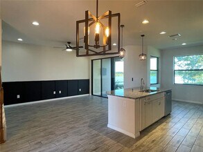 4671 Wandering Wy in Zephyrhills, FL - Foto de edificio - Building Photo