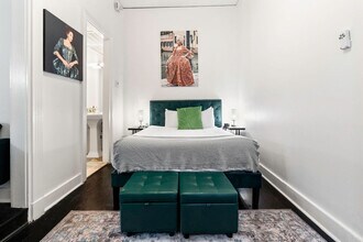 508 Chartres St in New Orleans, LA - Foto de edificio - Building Photo