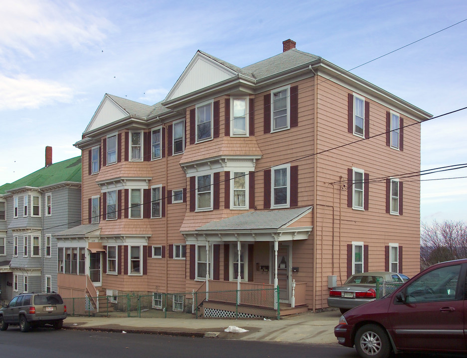 228-248 Bradford Ave in Fall River, MA - Building Photo