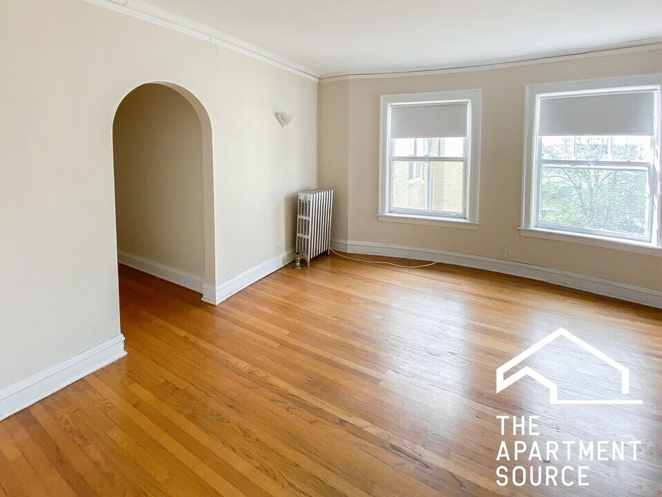 1610 W Sunnyside Ave, Unit 3E in Chicago, IL - Building Photo