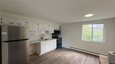 130 Sanders Rd in Buffalo, NY - Building Photo - Building Photo