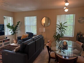 6876 W Sample Rd in Coral Springs, FL - Building Photo - Building Photo