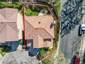 25352 Avanti Ct in Stevenson Ranch, CA - Foto de edificio - Building Photo