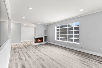 2501 Marilee Ln in Houston, TX - Building Photo - Building Photo