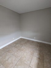 845 Twin Lakes Dr in Coral Springs, FL - Building Photo - Building Photo